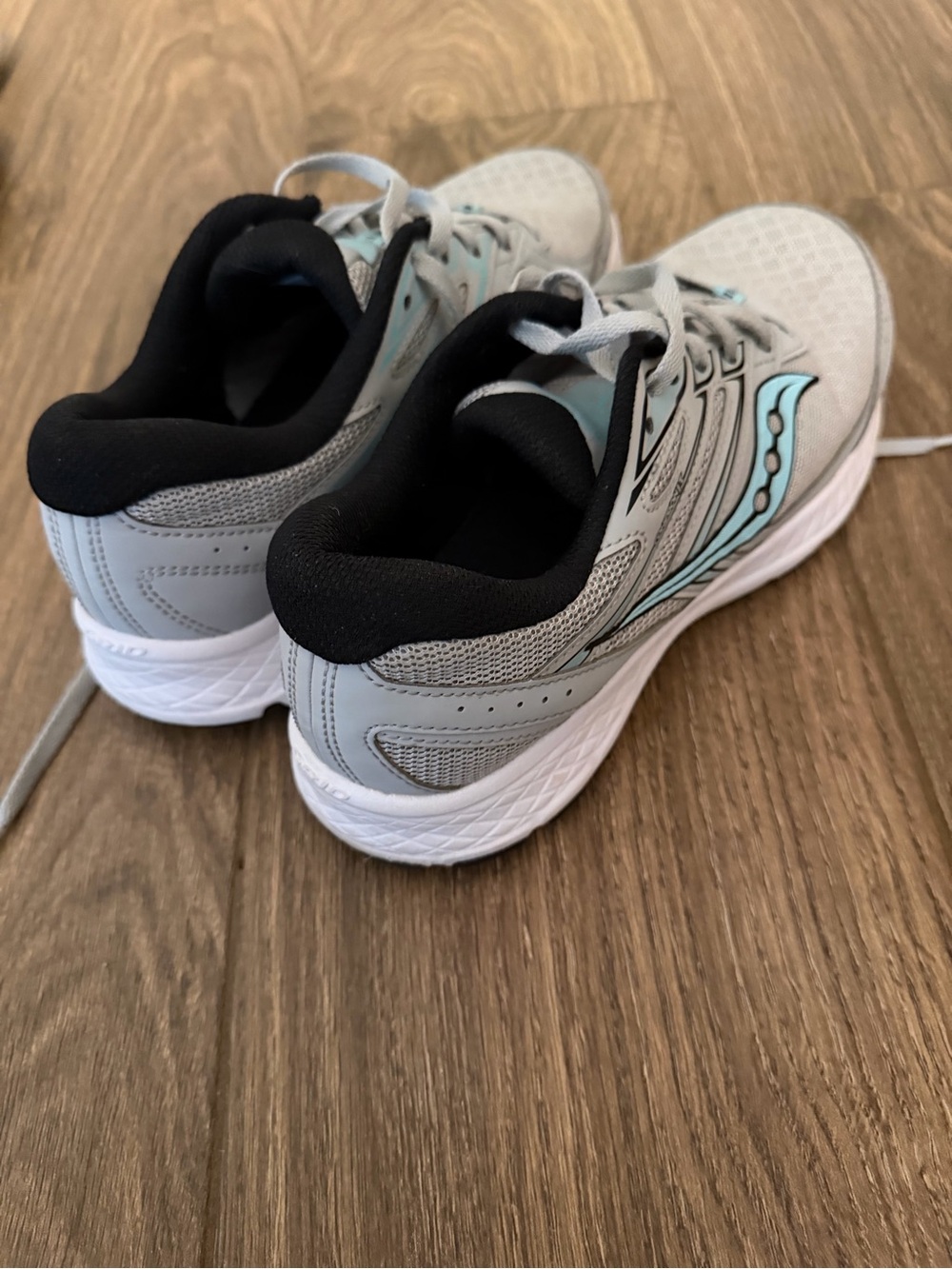 Saucony Women's Light Gray & Teal Athletic Running Shoes